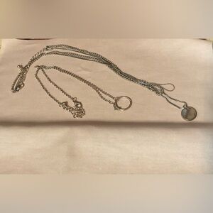 Set of 2 Beautiful Necklaces!